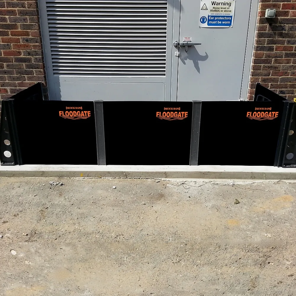 Quick Dam Universal Flood Gate, Flood Doorway Control, Expands 30"-35" (QDFG30)