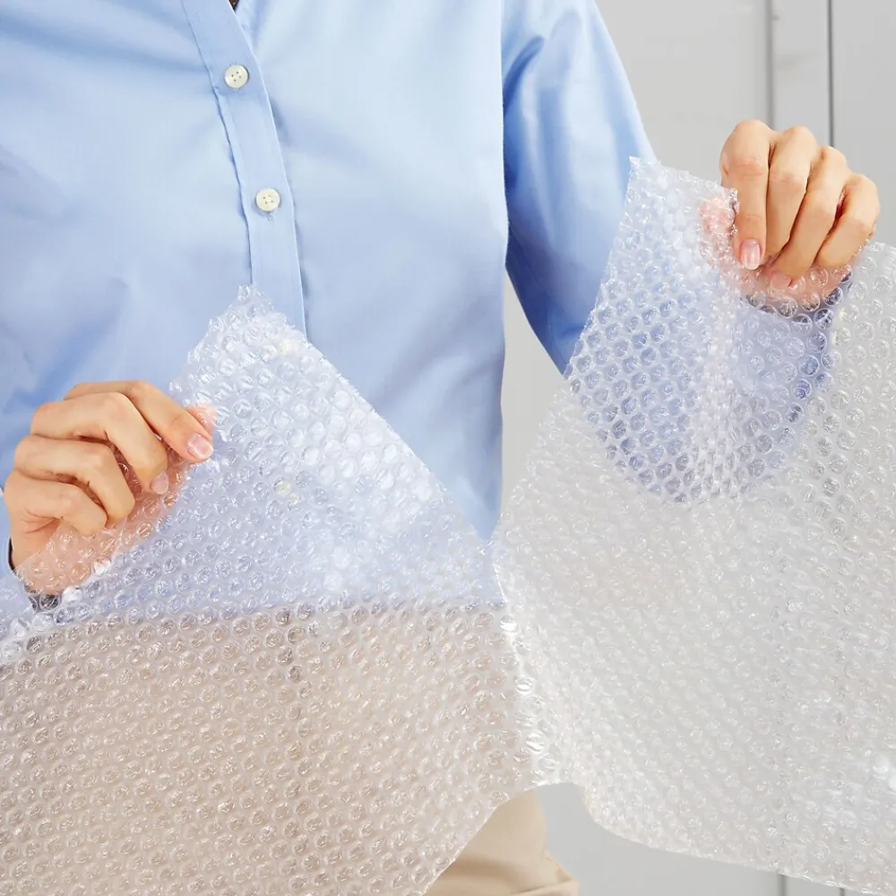 Online Staples 3/16" Bubble Roll, 12" x 25', Clear (4069426)