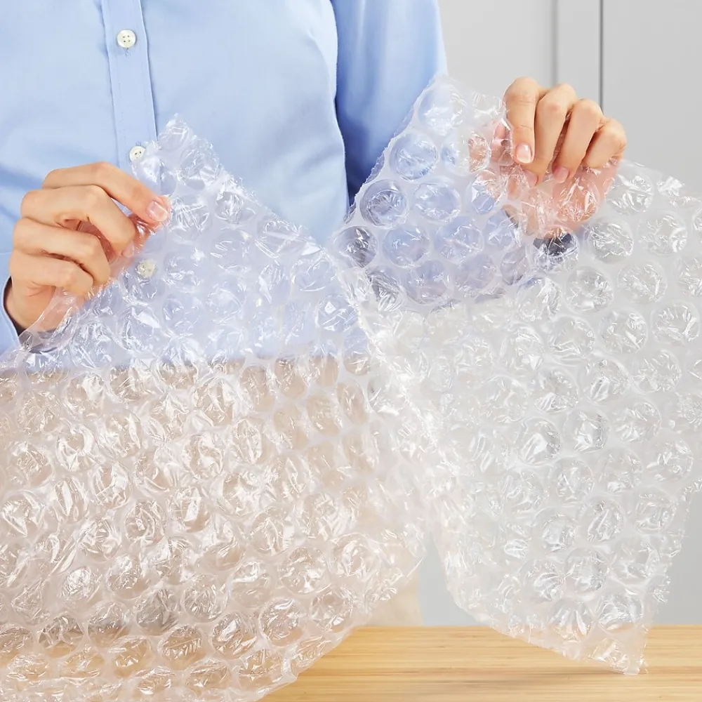 Clearance Staples 1/2" Bubble Roll, 12" x 30', Clear (4069423)